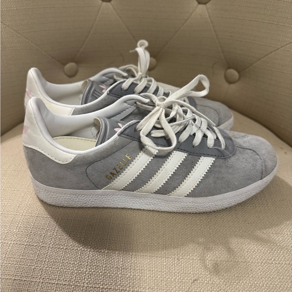 Custom Adidas Gray and White Classic Sneakers with Pink logo design - Picture 5 of 6